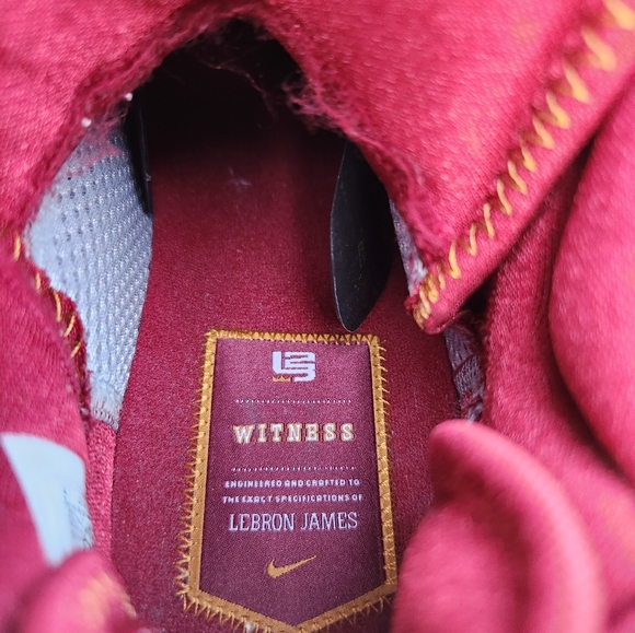 ITEM FOR SALE: Size 8.5 - Nike LeBron 7 MVP 2020  CONDITION: DEAD STOCK- Brand - Picture 9 of 15